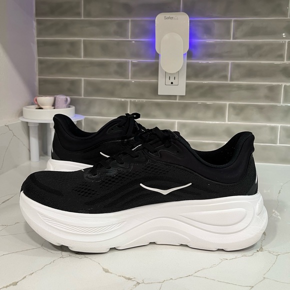 Hoka Bondi 9 Running Shoes. Men’s Size 11D Color Black / White - Picture 3 of 9